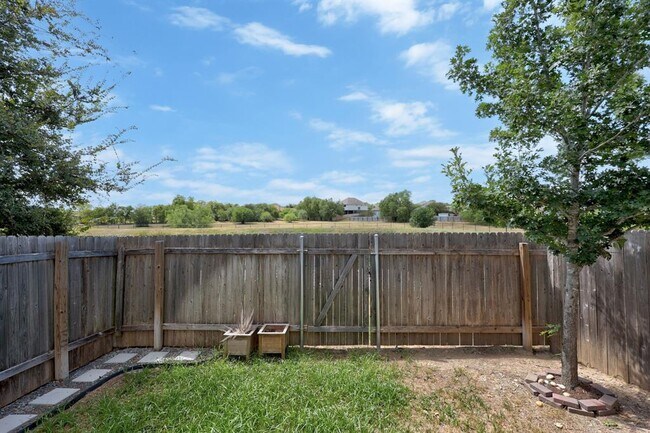Building Photo - 441 Fieldwood Dr