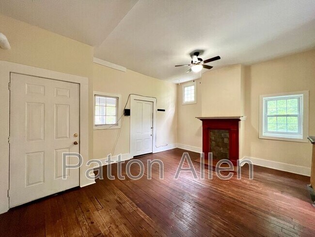 Building Photo - 33 Starnes Ave