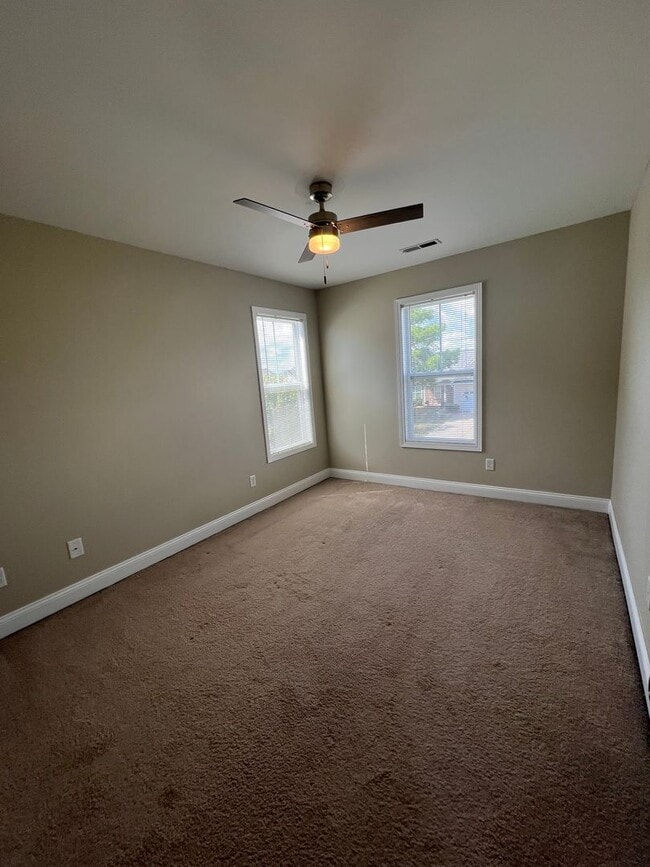 Building Photo - 7108 Verona Dr