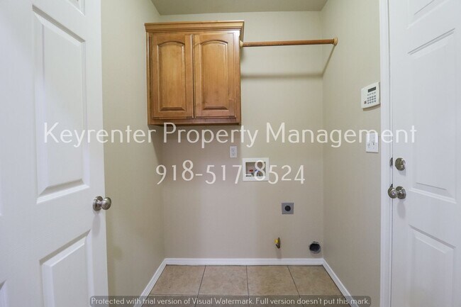 Building Photo - 3 Bed | 2 Bath in Collinsville!