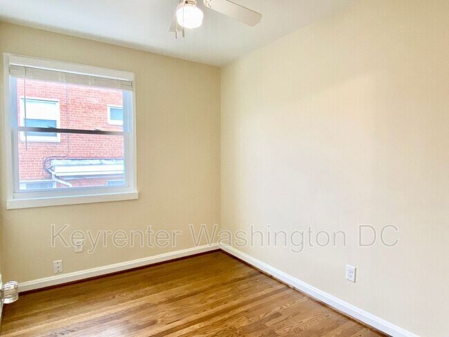 Building Photo - 5514 Chillum Pl NE