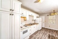 Building Photo - 248 Foxglen Rd