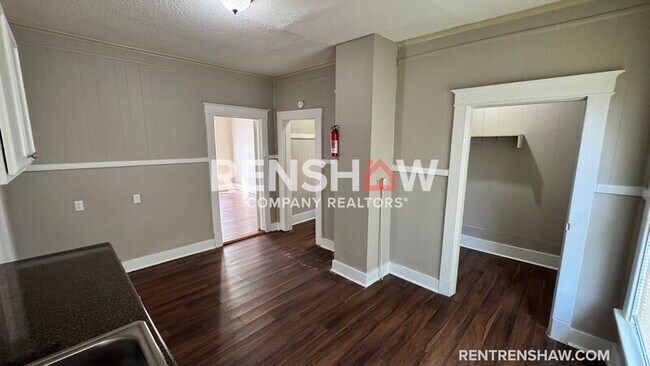 Building Photo - 696 Decatur St