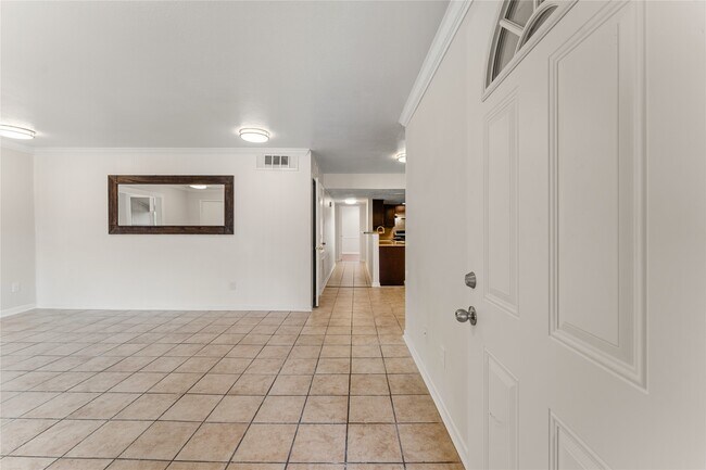 Building Photo - 12633 Memorial Dr