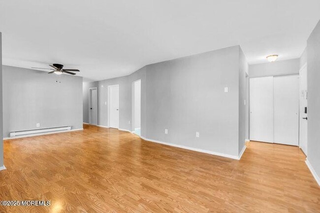 Building Photo - 25 Meadow Green Cir