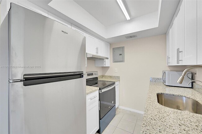 Building Photo - 3217 NE 11th St