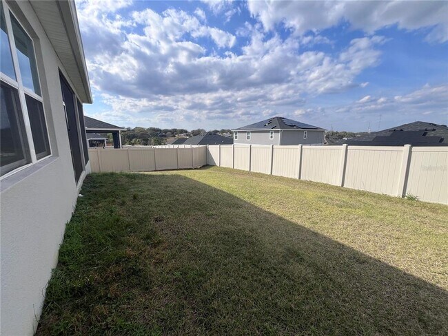 Building Photo - 1964 Burgundy Dr