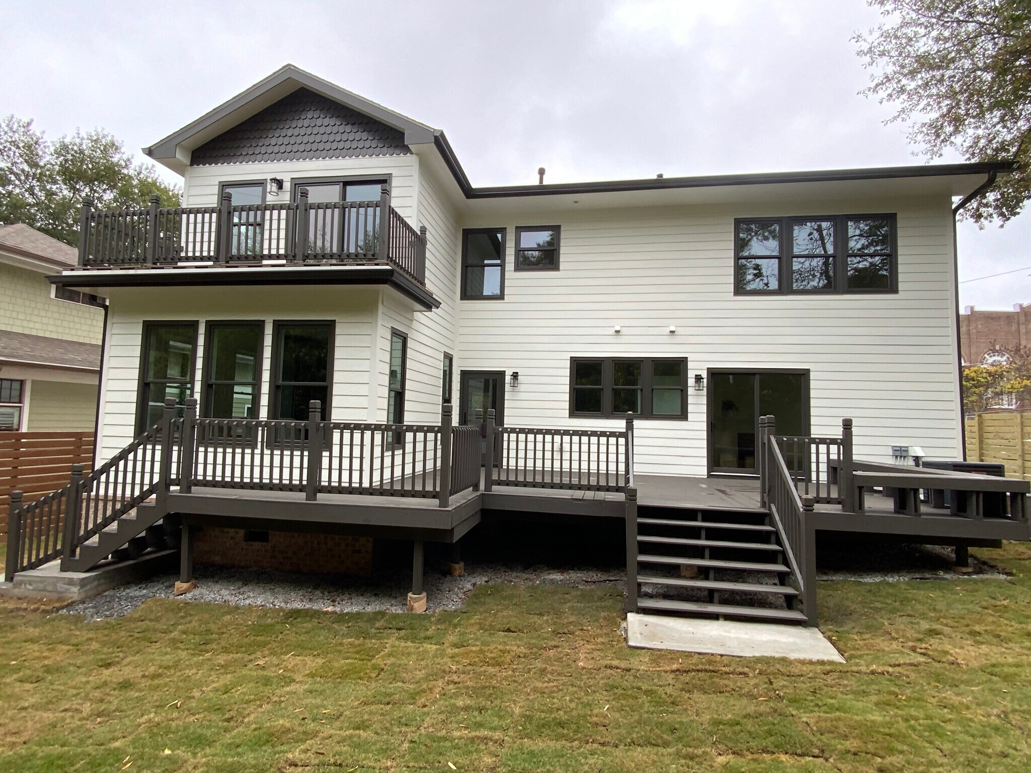 Building Photo - 116 3rd Ave