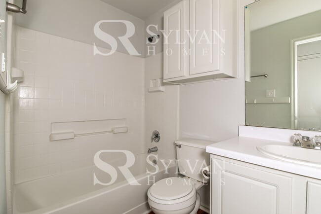 Building Photo - Prepare to fall in love with this 3 bedroom, 2 bathroom home