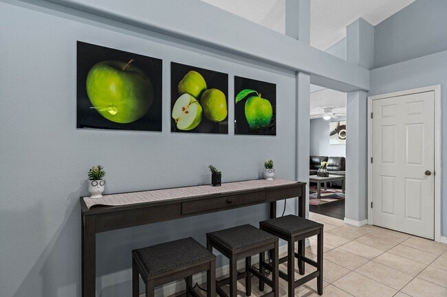 Building Photo - Large Beautiful Legacy Park Villa: 5BR, Pool & Near Disney