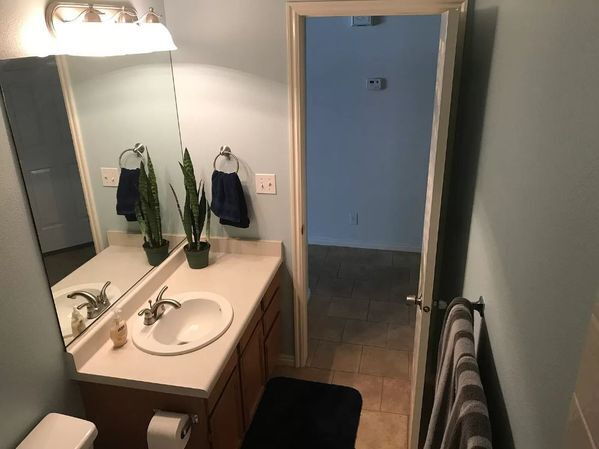 Building Photo - "Charming 2-Bed, 2-Bath Townhouse Retreat in the Heart of Saint George – 1155 Sq Ft of Comfort & ...