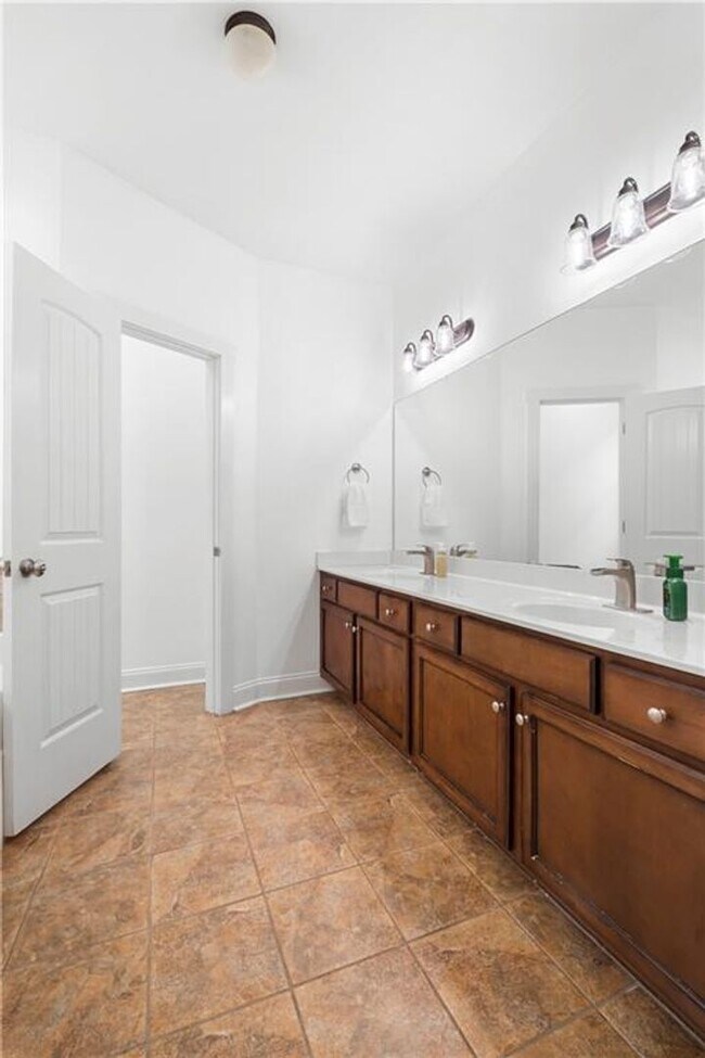 Building Photo - Charming Craftsman Home in Solamere