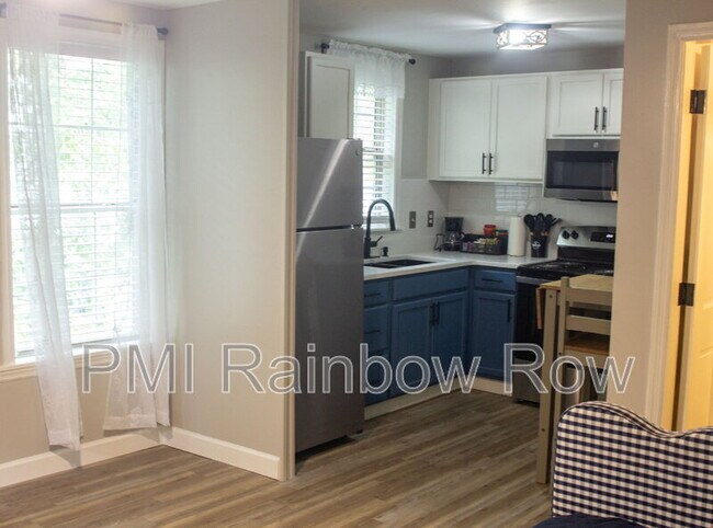 Building Photo - 144 Williman St