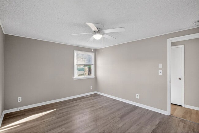 Building Photo - 47499 Southampton Dr