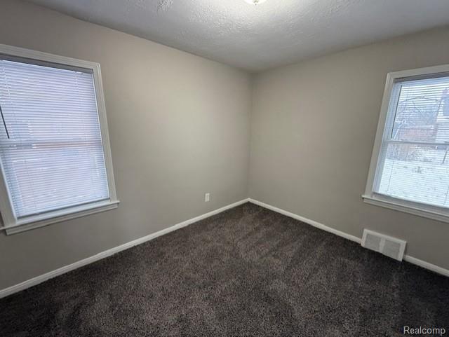 Building Photo - 358 W Elza Ave