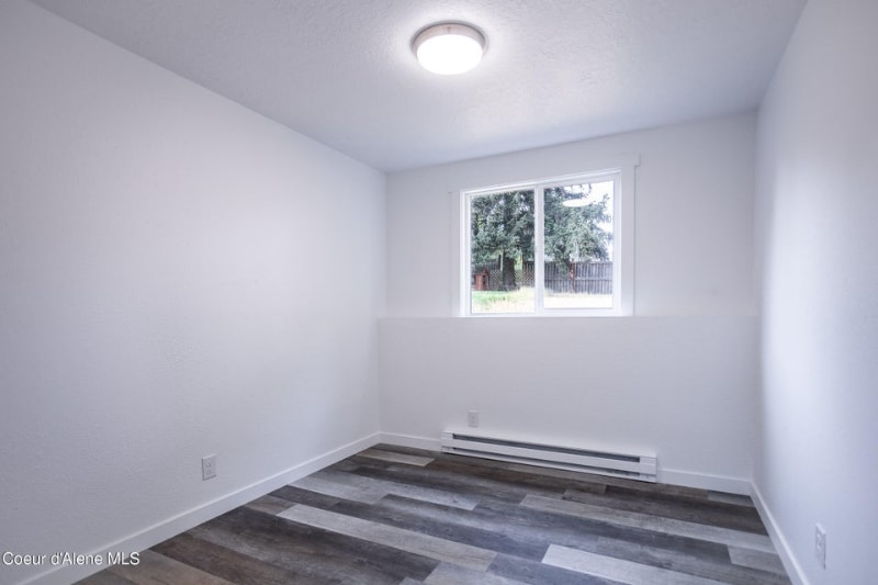 Building Photo - 919 E Spruce Ave