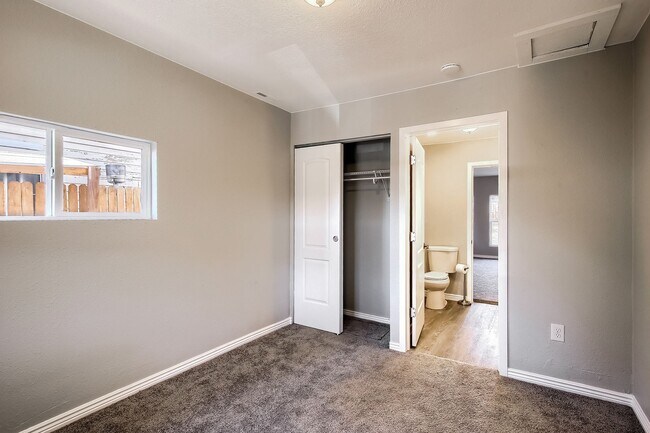 Building Photo - 2 Bedroom 1 Bath in Denver