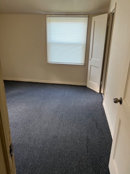 Building Photo - 2348 E 37th St