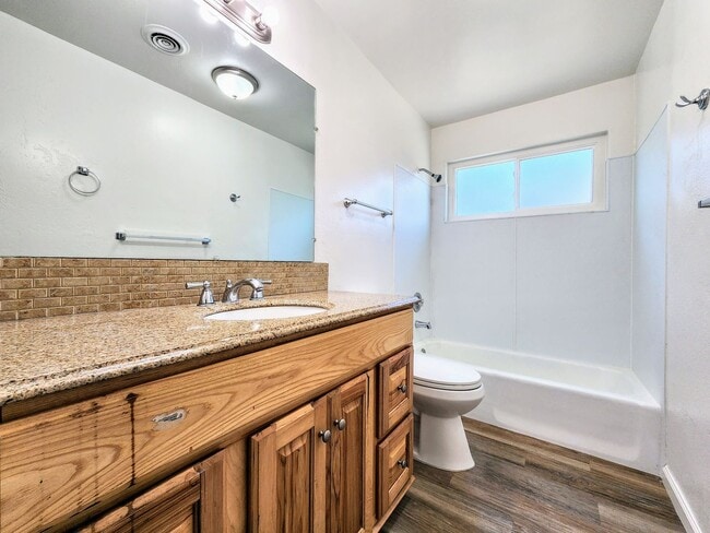 Building Photo - 3 Bedroom Rincon Valley Duplex