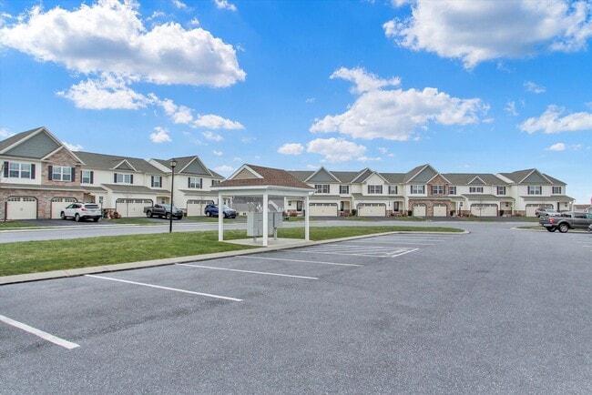 Building Photo - 2751 Post Dr