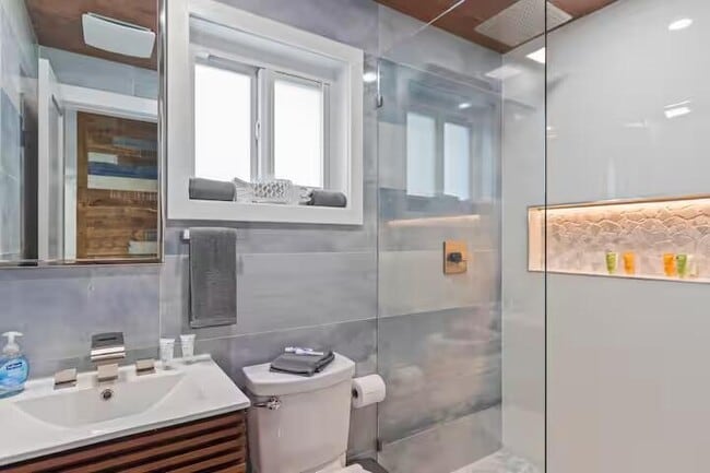 Building Photo - 322 NW 4th Ave