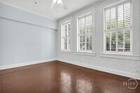 Building Photo - 321 W Broughton St