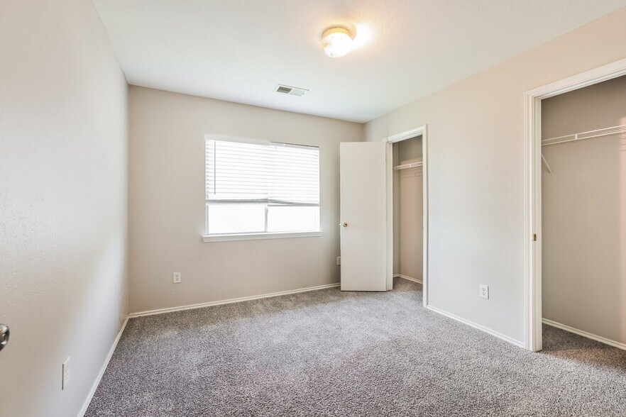 Building Photo - 9310 Abbotshall Ln