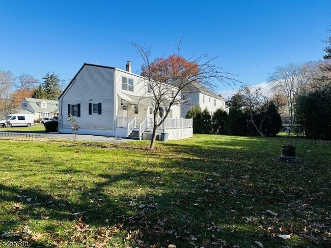 Building Photo - 79 Hawkins Ave