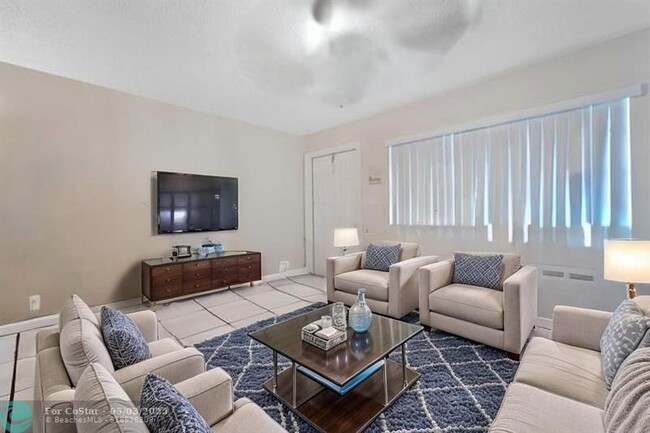 Building Photo - 4360 Riverside Dr
