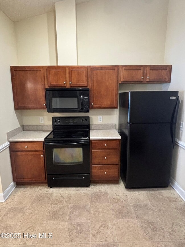Building Photo - 2321 Sadler Dr