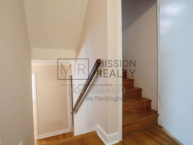 Building Photo - 325 Fairwood Dr