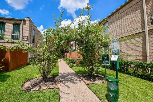 Building Photo - 4635 Wild Indigo St