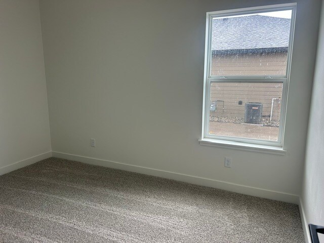 Building Photo - 3202 28th Ave W