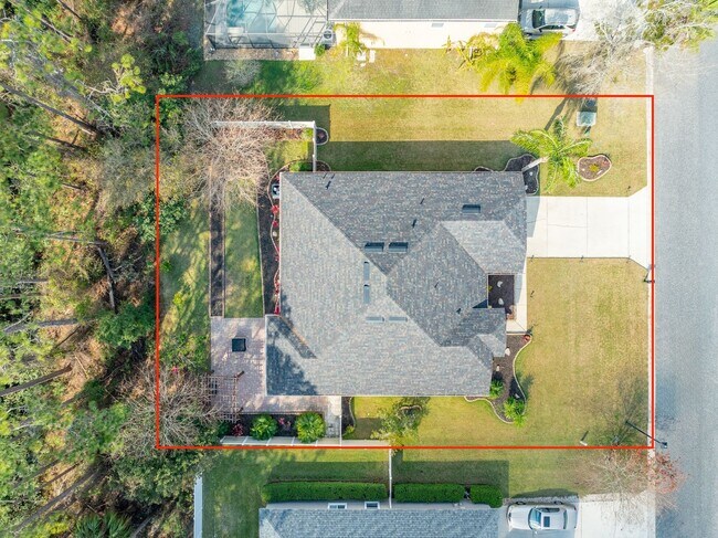 Building Photo - Beautifully maintained and move-in ready, ...