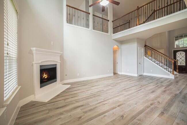 Building Photo - 210 Black Swan Pl