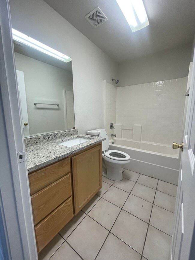 Building Photo - House For Lease In Old Granbury Estates 3 ...