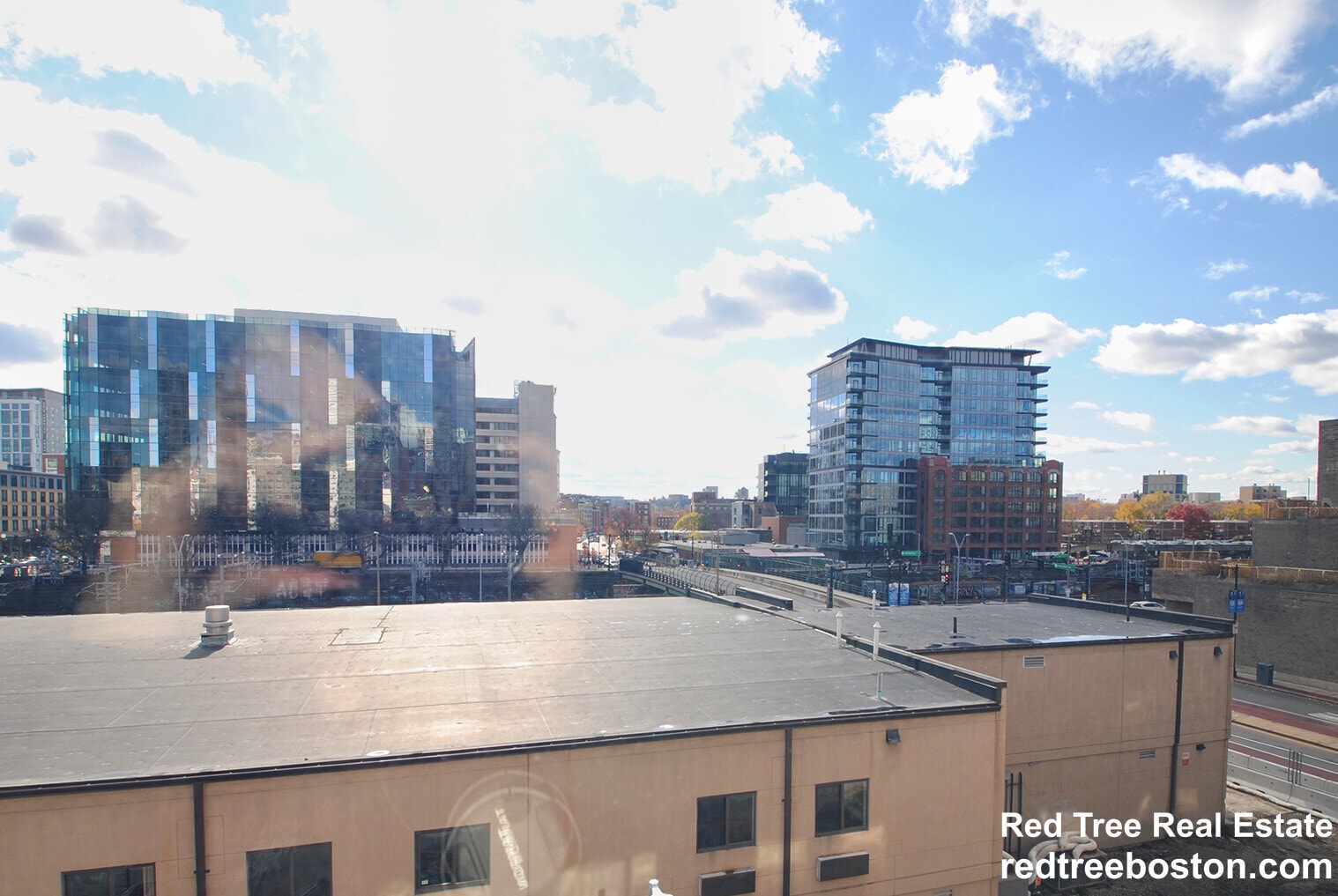 Building Photo - 5 Pine St