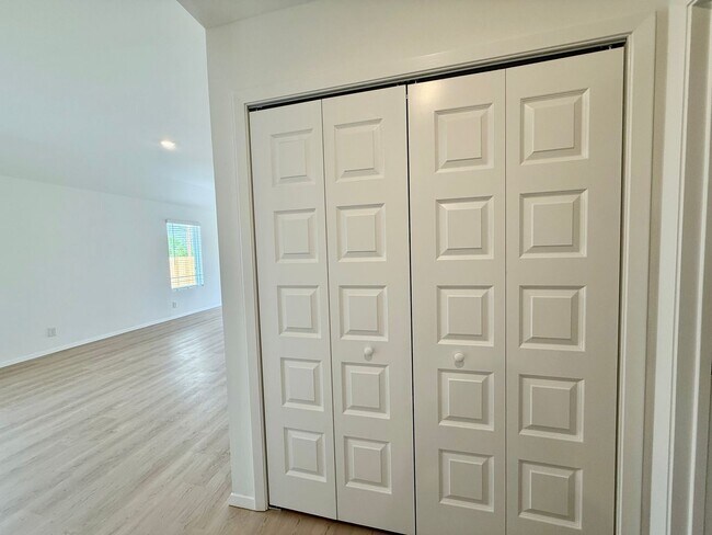 Building Photo - Brand New 3BD/2BA 2car garage W/D included