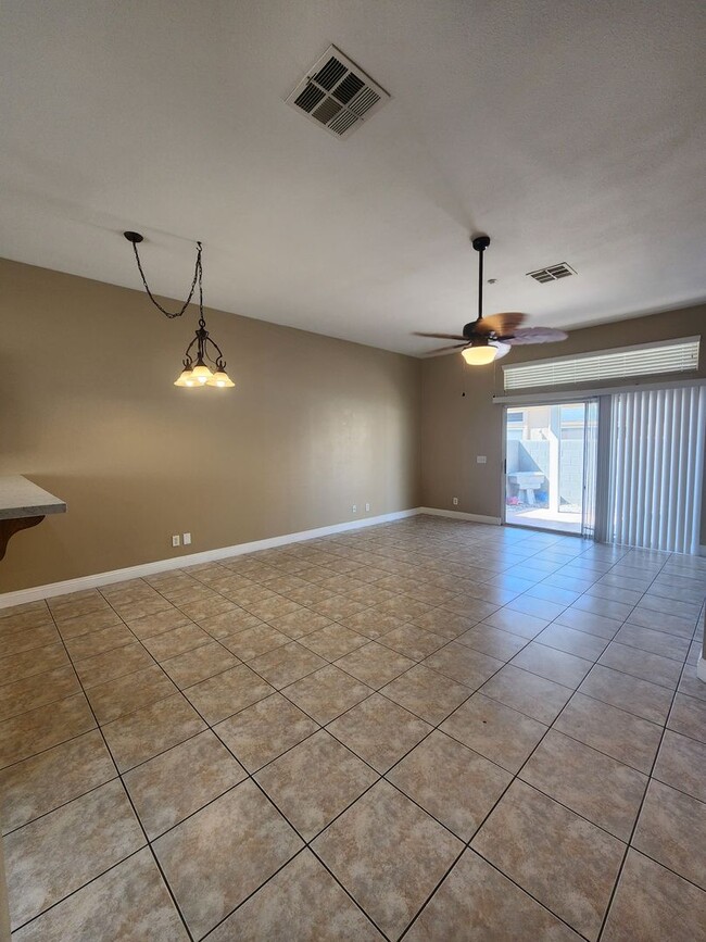 Building Photo - A Fabulous 3 Bedroom Townhome In North Las...