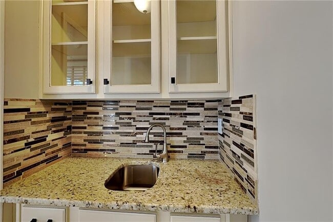 Building Photo - 1035 Atherton Ln