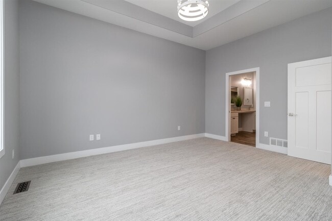 Building Photo - 805 28th St NW