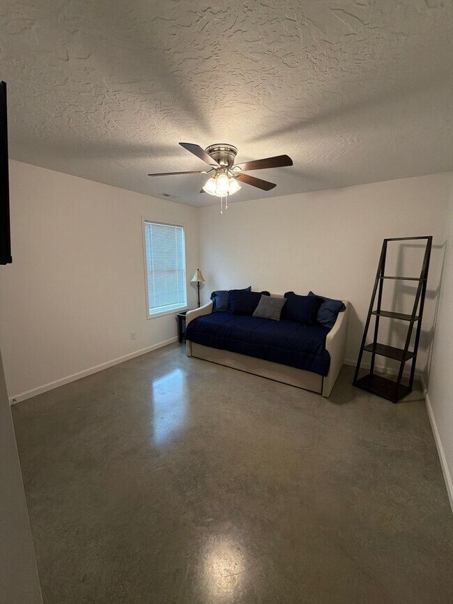 Building Photo - 526 Gadsden Rd NW