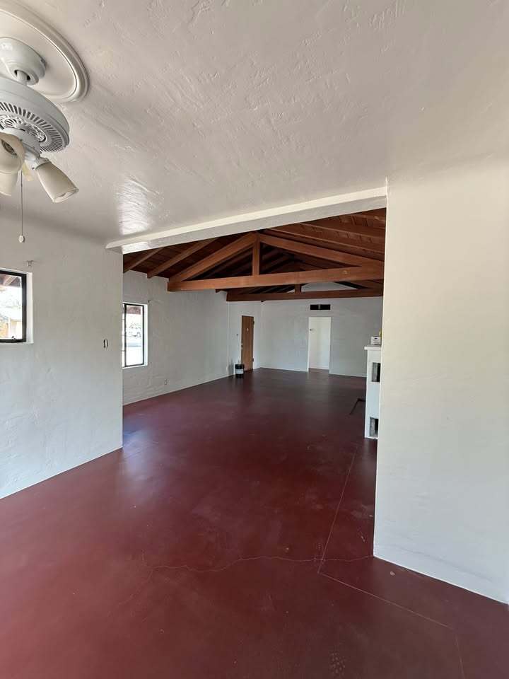 Building Photo - 1225 S Maple Ave