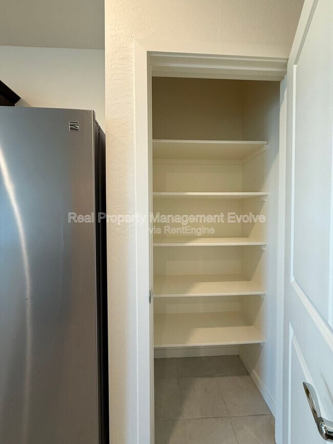 Building Photo - 12538 W Orangewood Ave