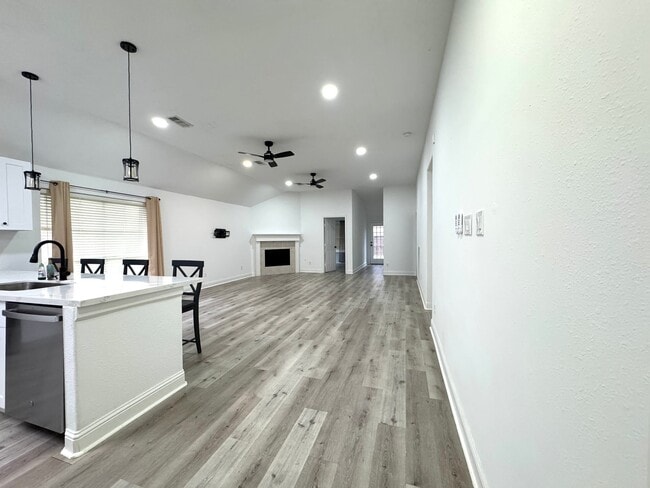 Building Photo - 3265 Jessica Ct