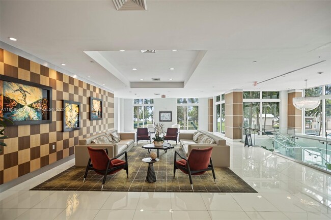 Lobby - 1800 N Bayshore Dr