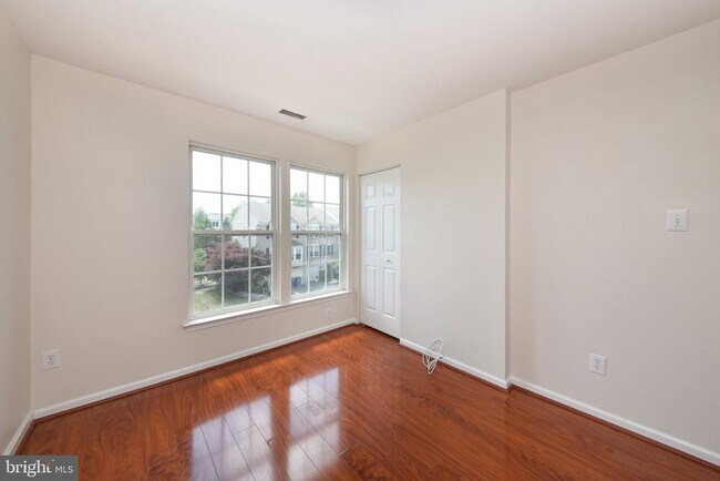 Building Photo - 401 Jene Ct