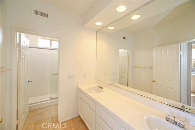Building Photo - 920 Rio Lindo