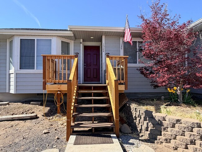 Building Photo - EPHRATA- 2+ bed/2 bath home with private deck w/ hillside views, d/w, a/c and garage! W/S/G paid!