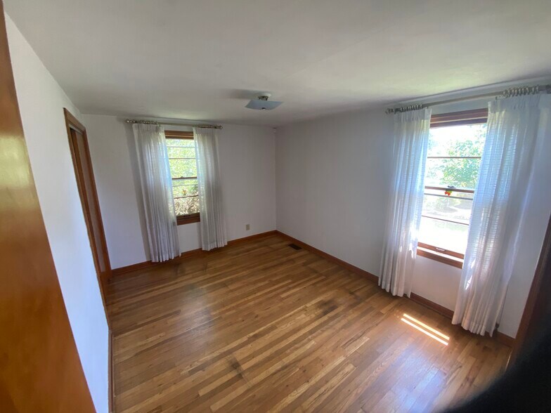 Building Photo - 5920 Island Dr NW